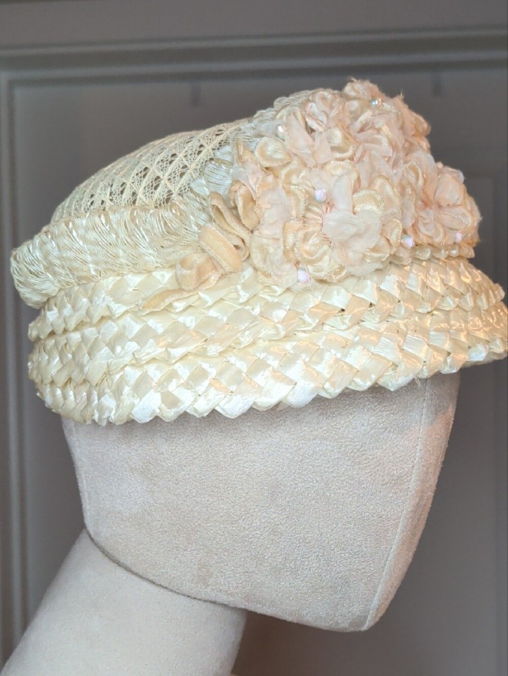 Vintage 60s Ivory Straw Cloche Hat Pink Floral Trim Mid Century Union Label - Picture 9 of 13